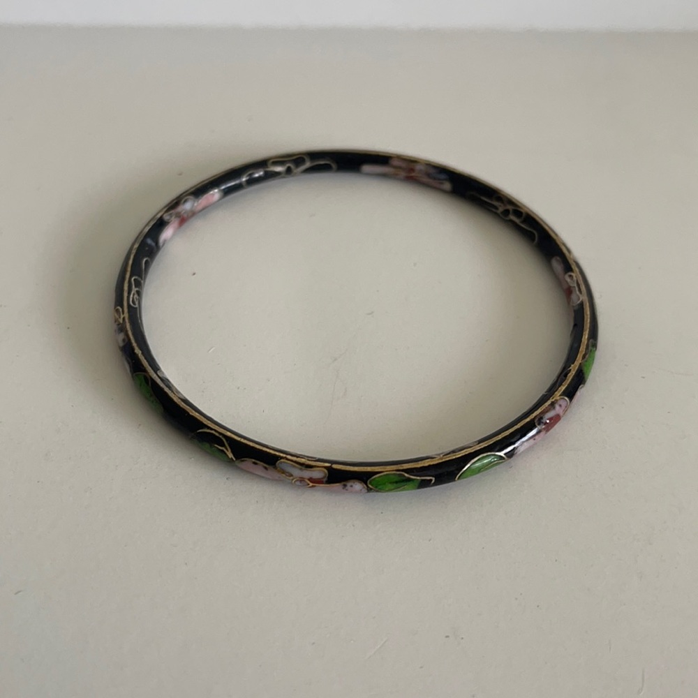 Bangle bracelet
